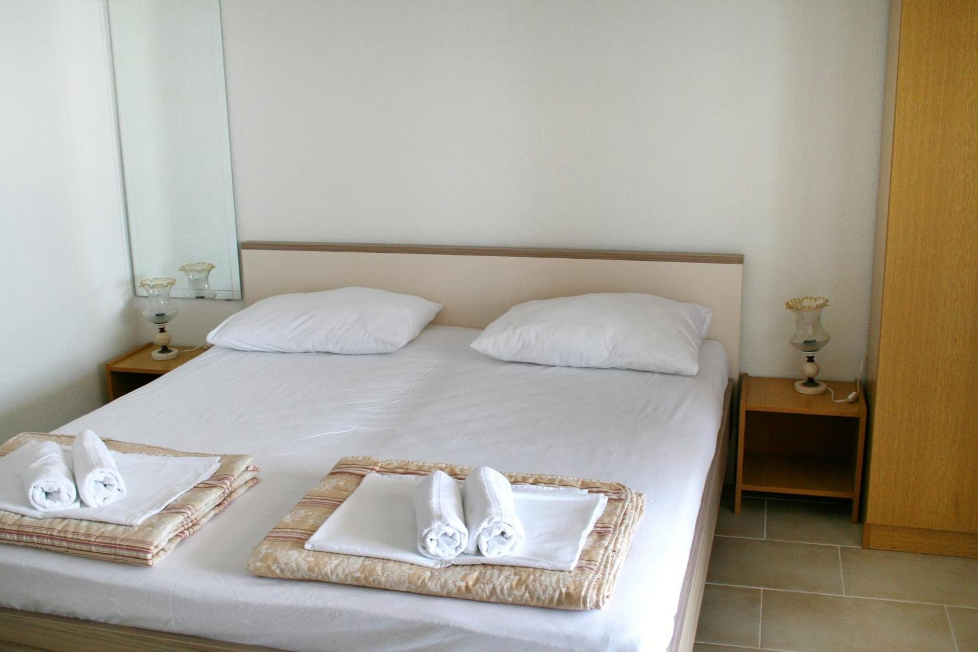 Apartments By The Sea Pisak, Omis - 1014 Zimmer foto